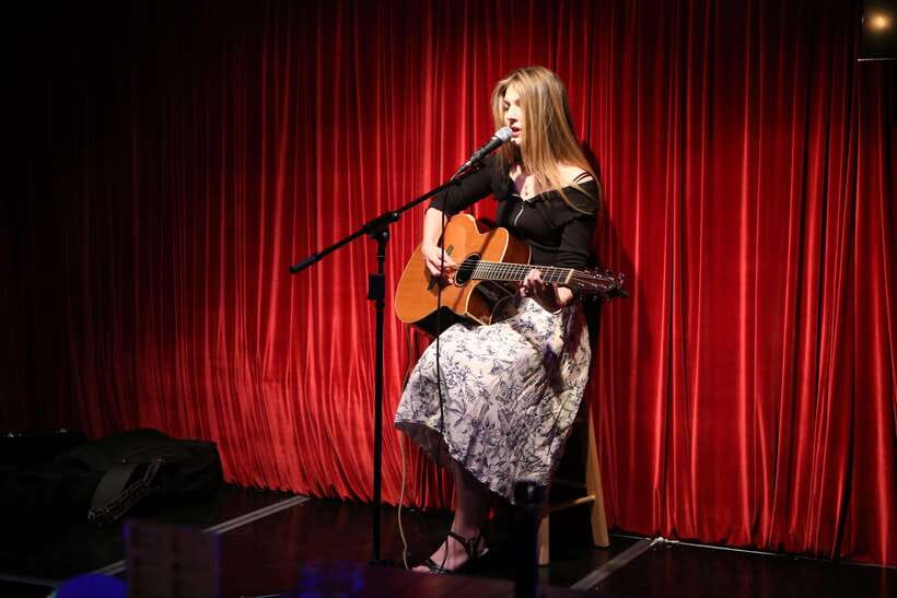 Seoul’s Stars: Open Mic with Local & International Talent - Social side quests: meeting people without forcing it