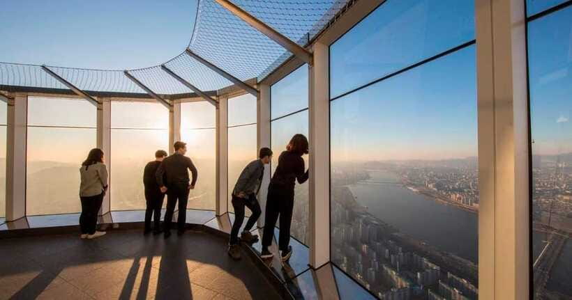 Seoul: Sky Lotte World Tower Ticket - The Sky Platform on the 118th floor: glass floor thrill, outside air feel
