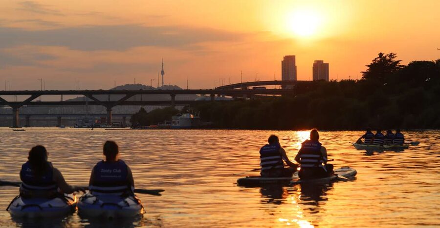 Seoul: Stand Up Paddle Board (SUP) & Kayak in Han River - The guide factor: English support and a safety-first attitude