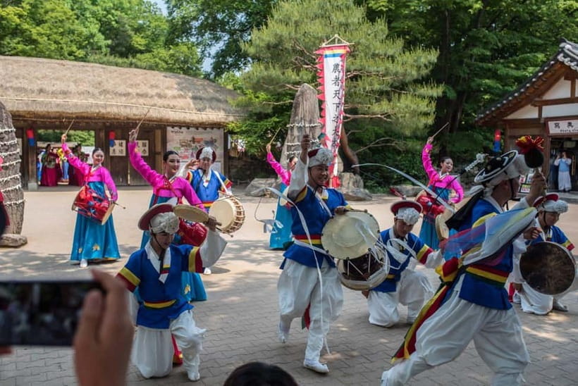 Seoul: Suwon Hwaseong, Folk Village, & Starfield Library - Why Suwon and Yongin in one day makes sense