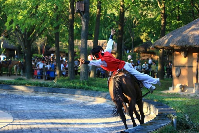 Seoul: Suwon Hwaseong Fortress & Korean Folk Village Tour - Value Check: Is $74 Worth It for This Mix of Sites?