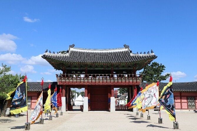 Seoul: Suwon Hwaseong & Waujeongsa & Starfield Heritage Tour - Hwaseong Fortress Gates, Views, and the Joseon Stories