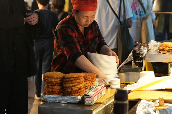 Seoul Vegan & Vegetarian Gwangjang Market Food Tour (11 Tastings) - Should you book the Seoul Vegan & Vegetarian Gwangjang Market Food Tour?