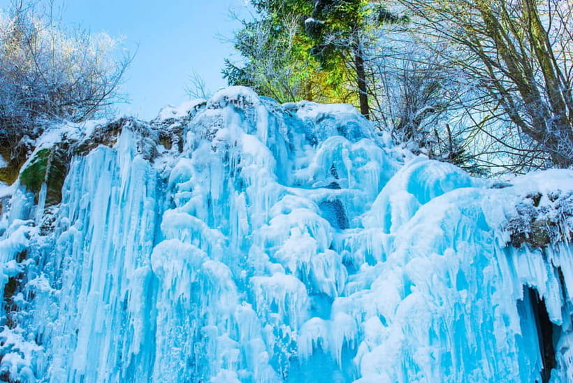 Seoul: Vivaldi Park Winter Ski with Eobi Ice Valley Day Tour - The long coach ride from Seoul, and how to make it painless