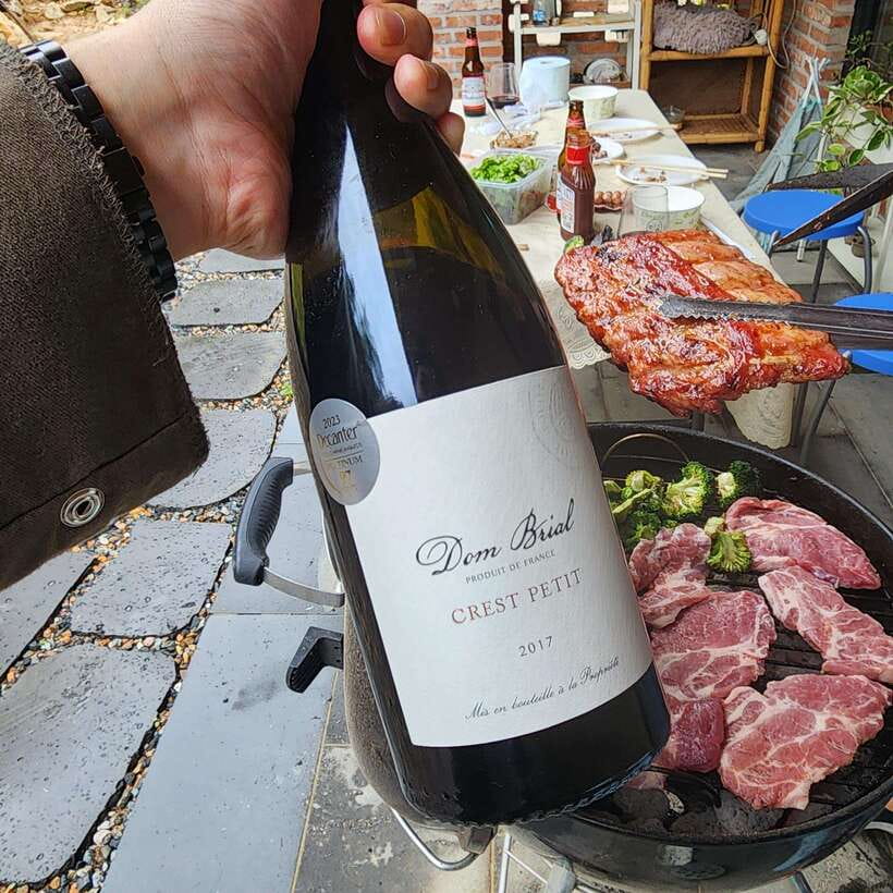 Seoul: Wine & Korean BBQ, Perfect Pairing Dinner in Sinchon - Sinchon Station exit 6 to dinner, with a walk that sets the tone