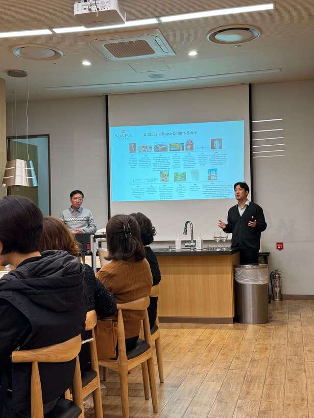 Seoul: Wine & Korean BBQ, Perfect Pairing Dinner in Sinchon - Korean BBQ meets wine pairing, and why the guide’s picks matter