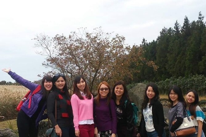 Small group Jeju private Full-Day Tour of East and South and West - Stop 2: Yongmeori Coast, the dragon coast that depends on the waves