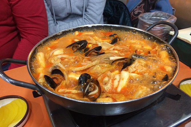 Small-Group Night Food Tour in Seoul with Korean BBQ - Jumak old-school bar energy, rice wine tastings, and crispy pancakes