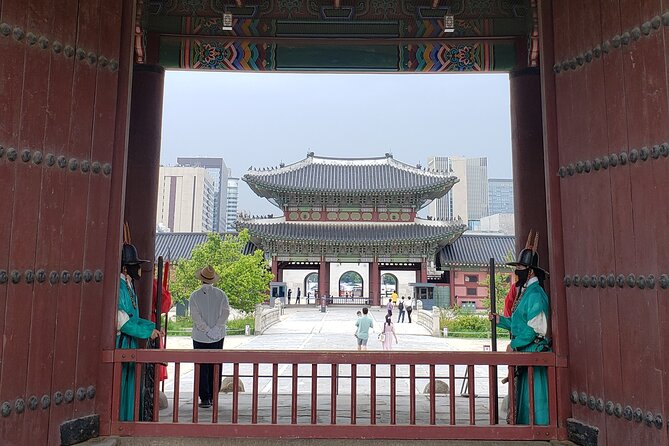 (Small Group) Palace & Seoul Old Town Highlights - Gwanghwamun Square, Statues, a Central Courtyard Feel