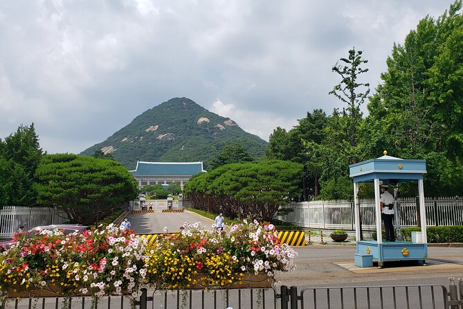 (Small Group) Palace & Seoul Old Town Highlights - Gyeongbokgung Palace, the Ticket-You-Actually-Need Stop