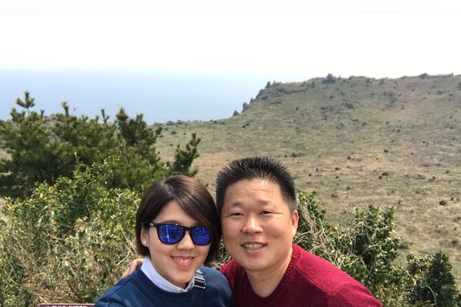 Small group Private Taxi Tour DAY experience in Jeju island - Oedolgae Cliff and the 20m sea pillar, a classic coastal pause