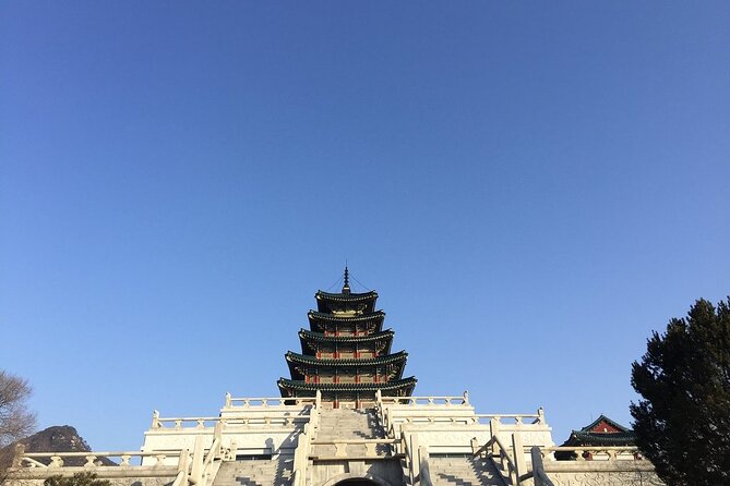 Small-Group Royal Palace and Seoul City Tour (hotel pick-up) - National Folk Museum: daily life, not just crowns and ceremonies