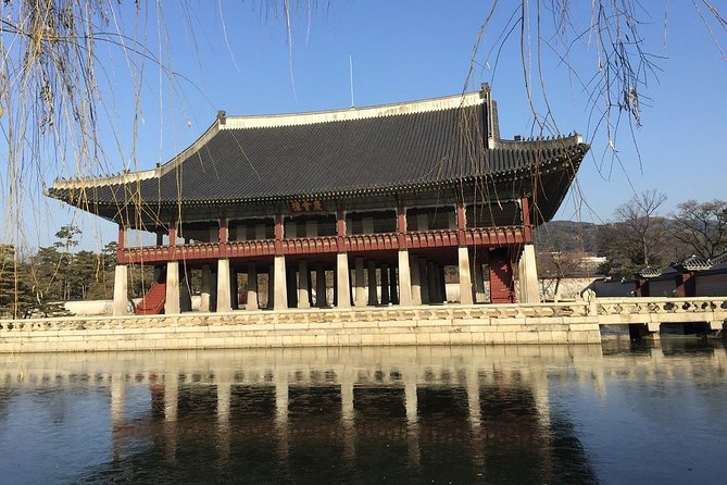 Small-Group Royal Palace and Seoul City Tour (hotel pick-up) - Insadong Antique Street: shop, snack, and slow down