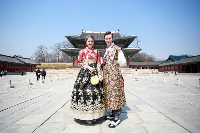 Small Group Seoul Highlight Tour opt. Hanbok & Tea Ceremony - Gwangjang Market: Street Food Culture and a Smart Lunch Plan