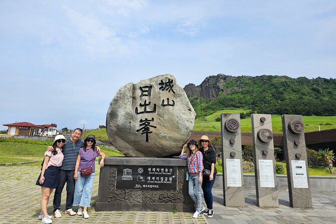 Small group tour FULL - PACKAGE Tour to All Areas in Jeju Island - Jeongbang Falls, Jusangjeolli cliff, and Yongmeori coast