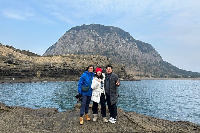Small Group Tour in West Jeju Healing Island w/Caves & Dolphins - Lunch on your own, but with a smarter plan