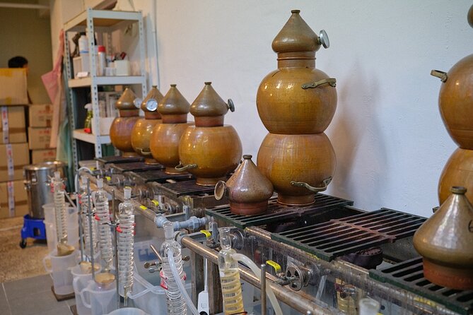 Soju Tasting at Distillery - story of 3 pigs - Conversation, Korean manners, and the local tips that come after