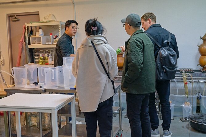 Soju Tasting at Distillery - story of 3 pigs - Price and value in Seoul: $43.83 for 7+ sips and a behind-the-scenes setting