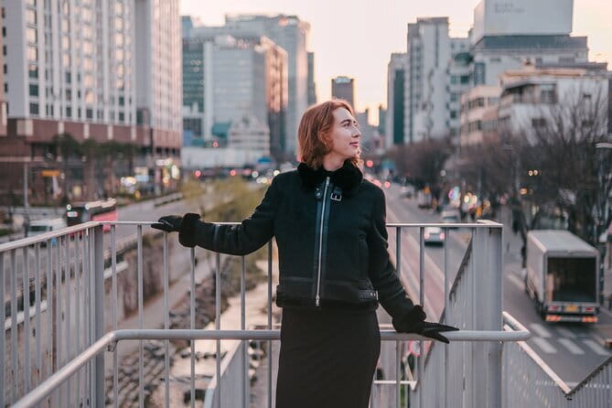 Street photoshoot and Seoul Hidden gem History Walking Tour - Cheonggyecheon Stream at sunset, plus Seun Arcade textures