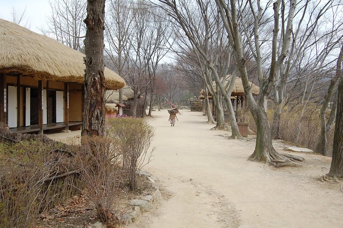 Suwon Hwaseong Fortress and Korean Folk Village Day Tour from Seoul - Arts and crafts demos, plus that old-school village feel