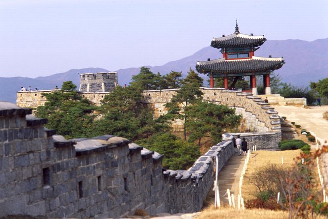Suwon Hwaseong Fortress and Korean Folk Village Day Tour from Seoul - Group size, guide quality, and why it can feel personal