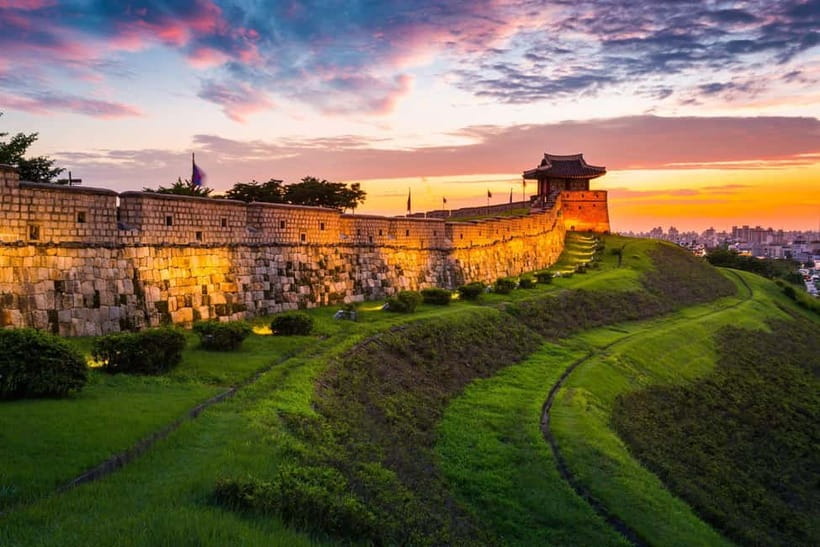 Suwon Hwaseong, Gwangmyeong Cave, & Starfield Library Trip - Hwaseong Haenggung Palace, Live Shows and Royal Reenactment Style