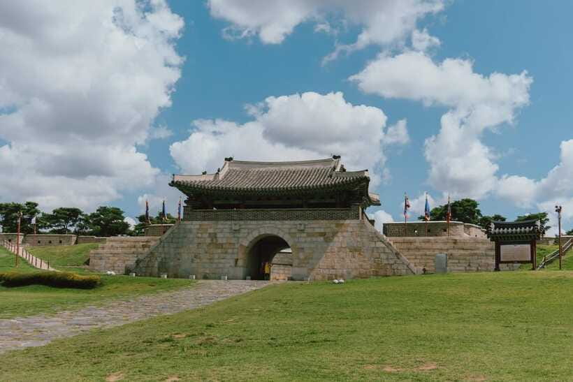 Suwon Hwaseong, Gwangmyeong Cave, & Starfield Library Trip - Gwangmyeong Cave Park, Underground Art and Those Steps