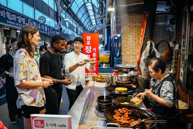 The Award-Winning PRIVATE Food Tour of Seoul: The 10 Tastings - The Sejong classics stop: noodle soup and bibimbap