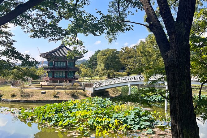 Time Travel in Seoul: Gyeongbokgung Palace, Folk Museum & Bukchon - Key highlights to look for