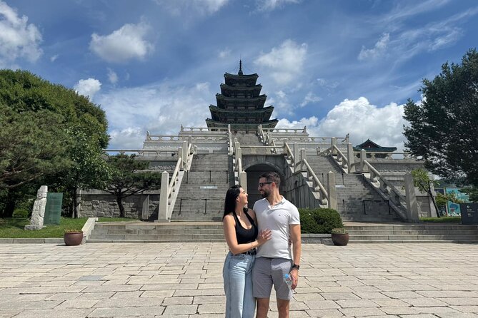Time Travel in Seoul: Gyeongbokgung Palace, Folk Museum & Bukchon - Bukchon Hanok Village: hidden alleys, viewpoints, and rooftop tea