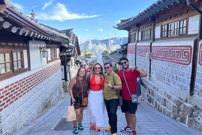Time Travel in Seoul: Gyeongbokgung Palace, Folk Museum & Bukchon - Should you book Minari Travel’s Time Travel in Seoul tour?