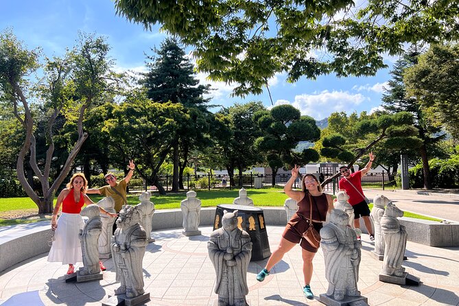 Time Travel in Seoul: Gyeongbokgung Palace, Folk Museum & Bukchon - Gyeongbokgung Palace in about 50 minutes: what you get and what to expect