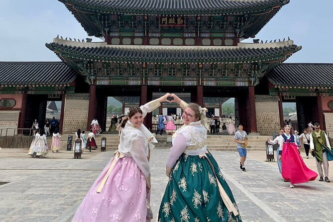 Tour Seoul’s oldest district with a storyteller from Bukchon - Seokjeong Boreum Well: turning childhood stories into real history