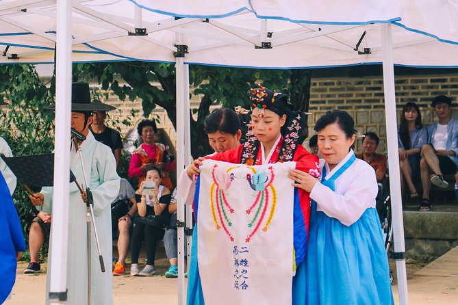 Traditional Korean folk village Afternoon tour - Group Size, Guide Role, and What You Should Ask