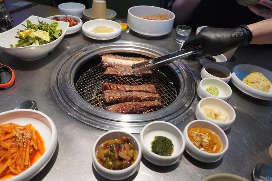Unique Native Experience : Han River Picnic, Board game, BBQ - A 3-hour Han River hangout that feels like meeting locals