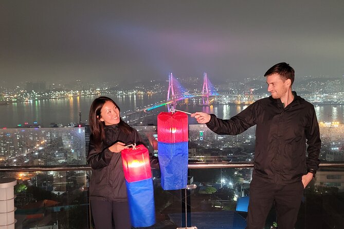 Visit Busan night market and enjoy the night view of Busan harbor - The harbor viewpoint ride: why the right-side seat matters
