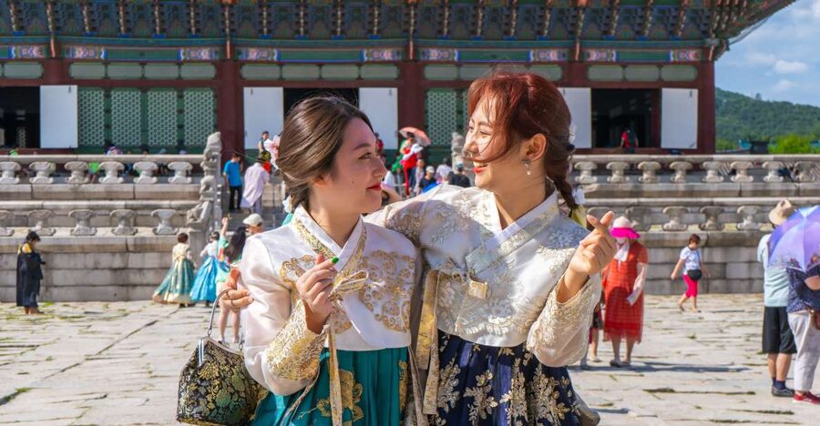 Your Personal Seoul Photographer! - Gyeongbokgung Palace: royal backdrops, controlled posing, real photo angles