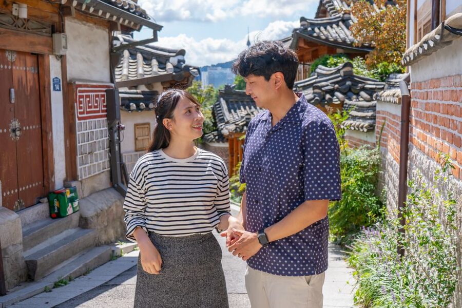 Your Personal Seoul Photographer! - The pose guidance you will actually use, not just a generic tip